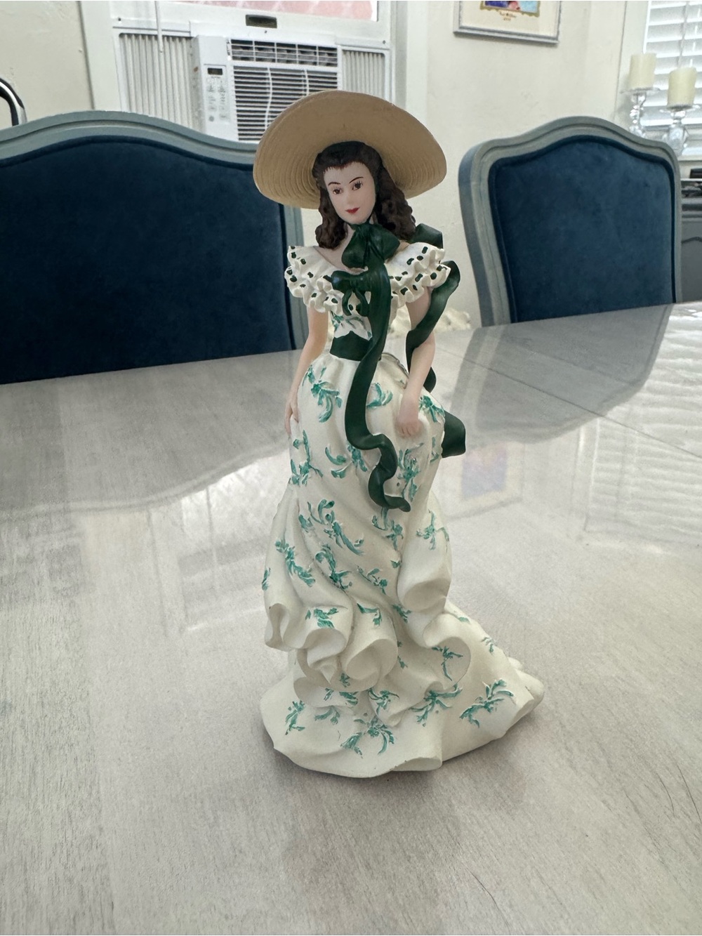 The Hamilton Collection Gone with the Wind Oh So Scarlett Figurine - Picture 2 of 8